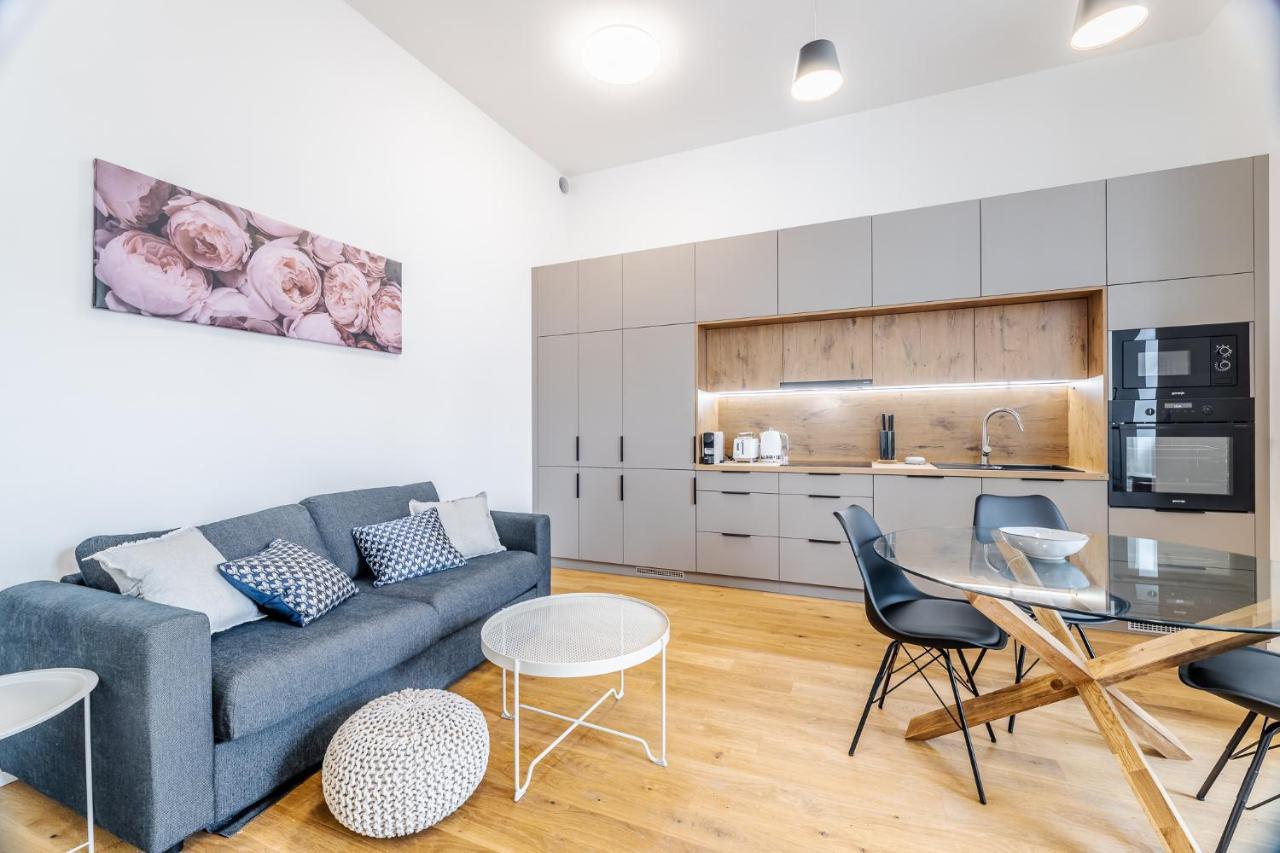 Elegant Apartments Located In The Centre Of Praga Zewnętrze zdjęcie